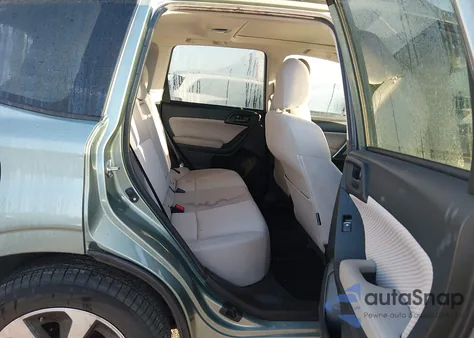 2017 Subaru Forester 2.5I Premium z USA, uszkodzony, nr VIN JF2SJAGC4HH465312